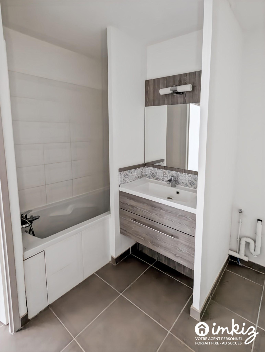 
                                                Vente
                                                 Appartement 3 pièces