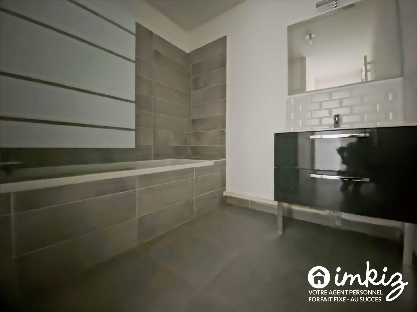 
                                                Vente
                                                 Appartement 3 pièces