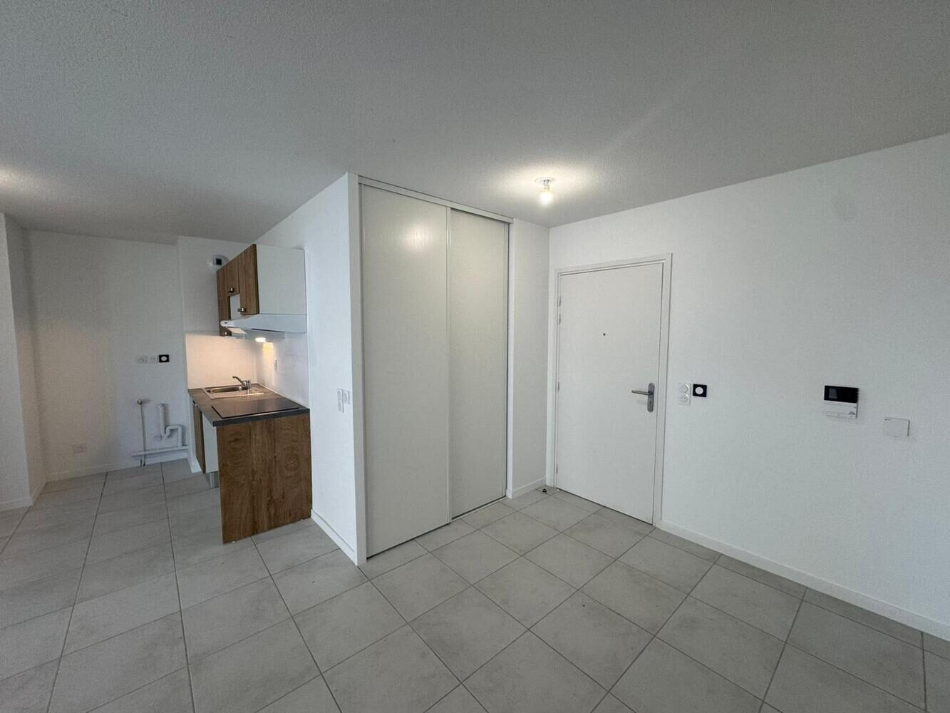
                                                Location
                                                 Appartement 3 pièces