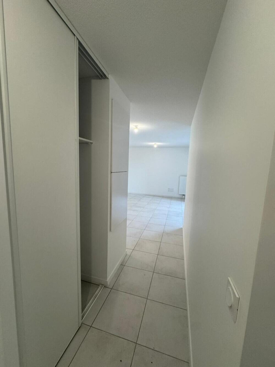 
                                                Location
                                                 Appartement 3 pièces