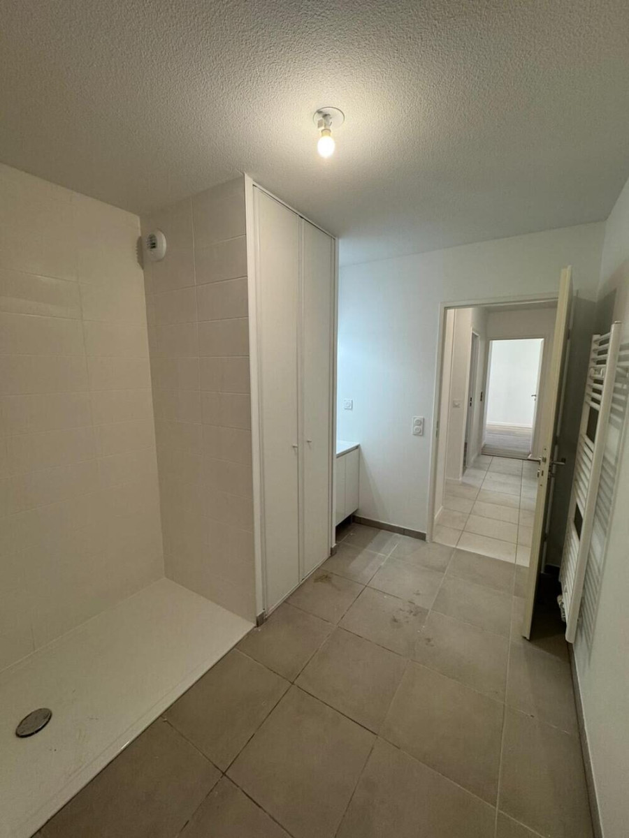 
                                                Location
                                                 Appartement 3 pièces