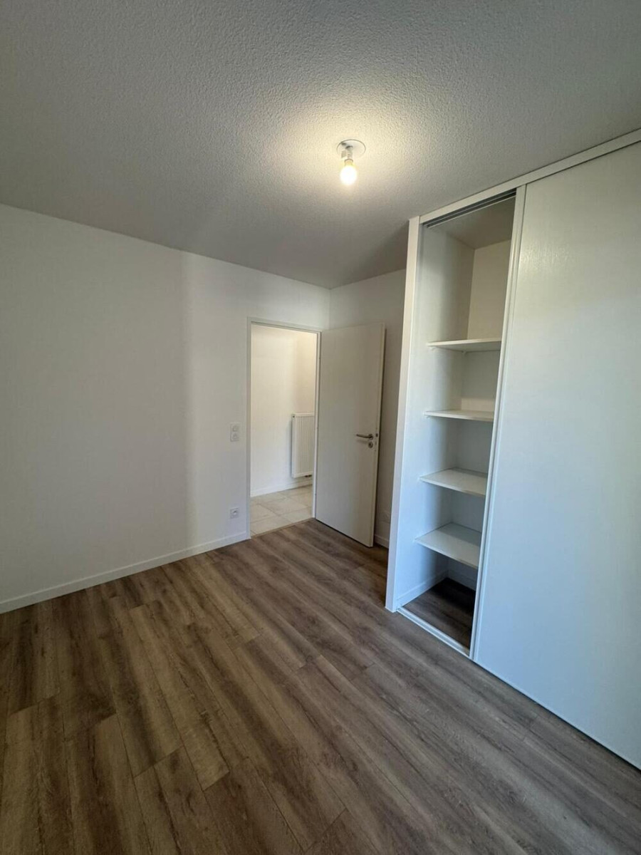 
                                                Location
                                                 Appartement 3 pièces
