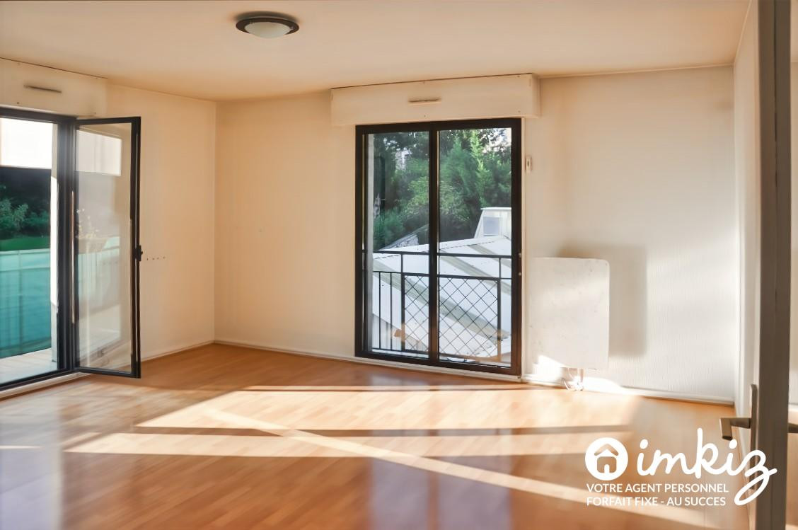 
                                                Vente
                                                 Appartement 3 pièces 70 m² 2 places de parking