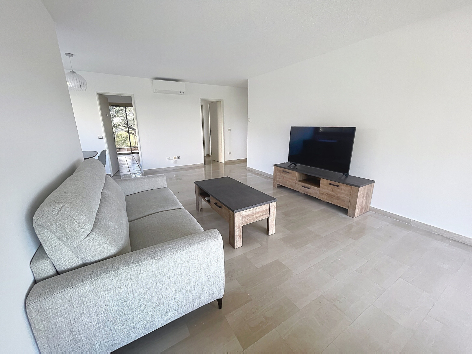
                                                Location
                                                 Appartement  - 3 pièces  - 73.88 m²