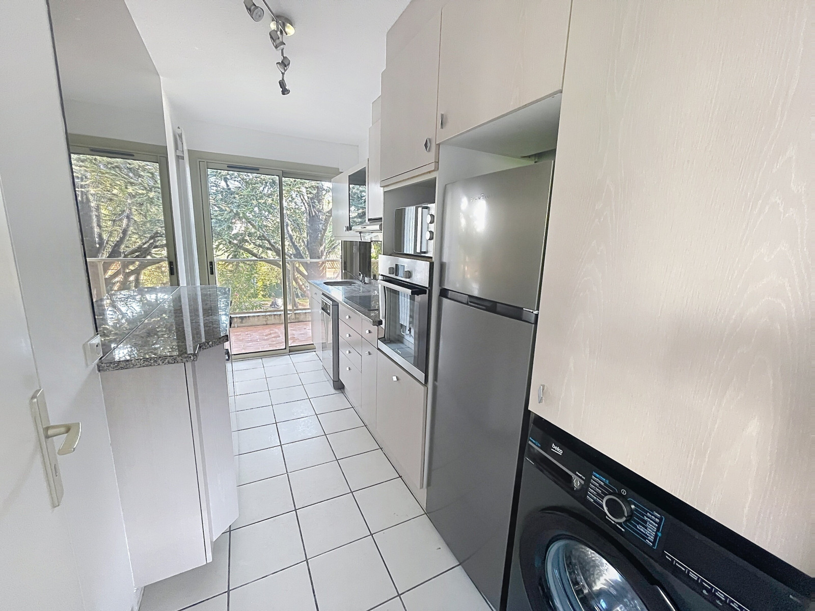 
                                                Location
                                                 Appartement  - 3 pièces  - 73.88 m²