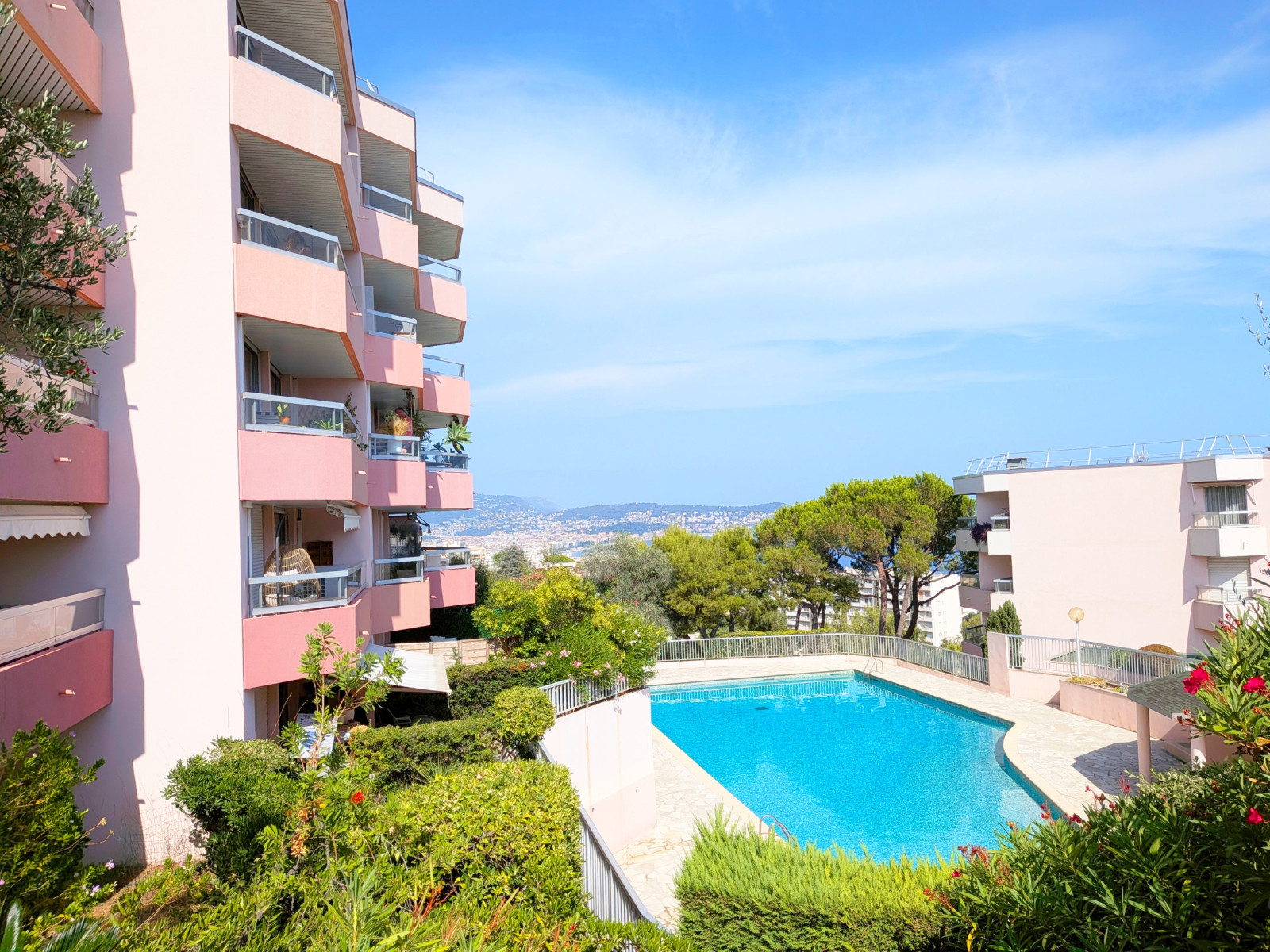 
                                                Vente
                                                 Appartement  - 3 pièces  - 75.14 m²