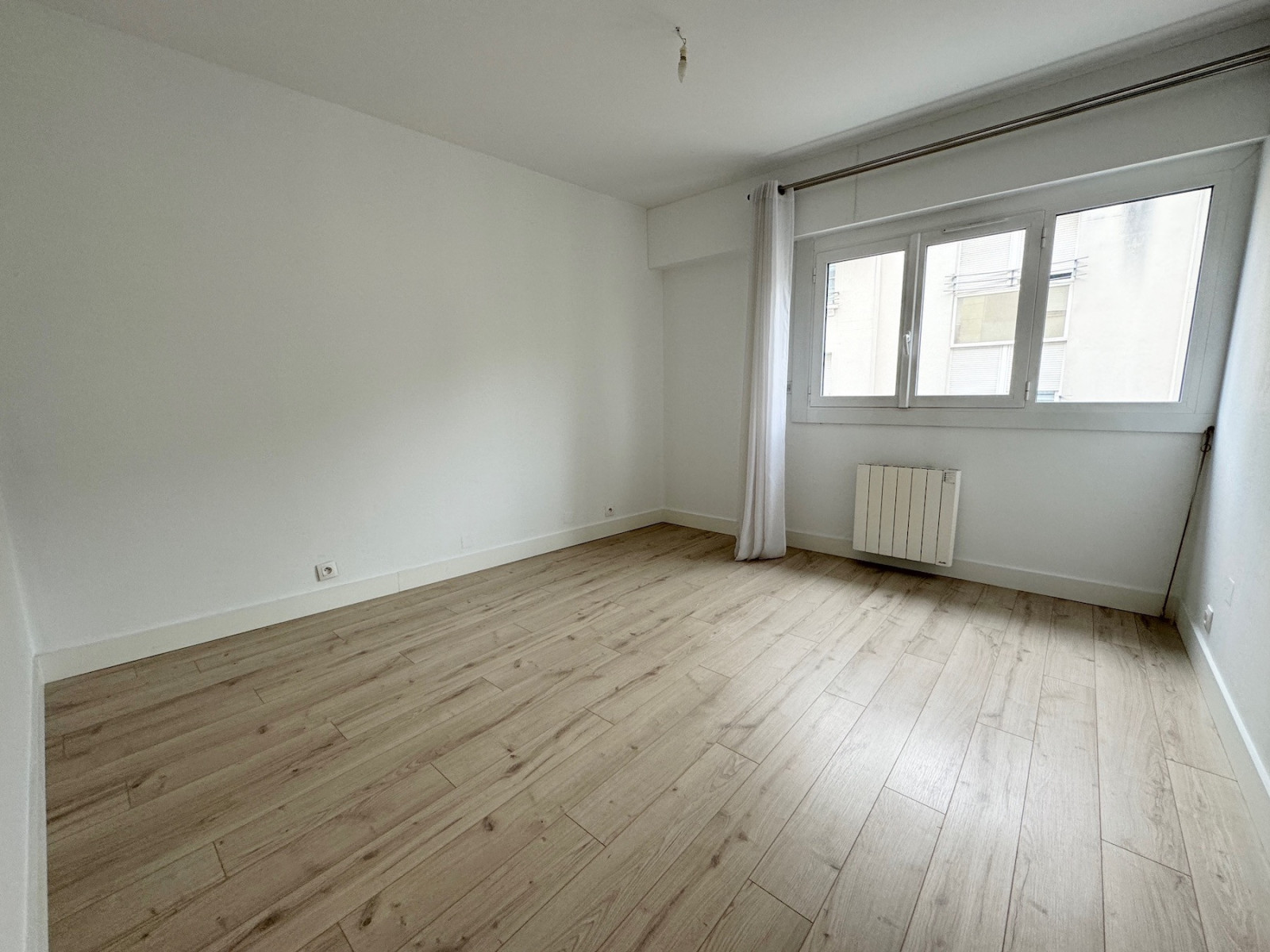 
                                                Vente
                                                 Appartement 3 pièces - 87m2 - Saint Genès