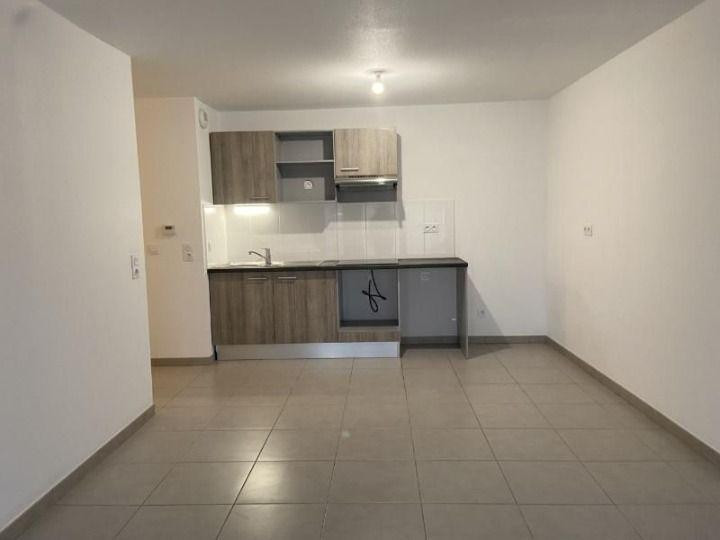 
                                                Location
                                                 Appartement 3 pièces à Cenon avec loggia