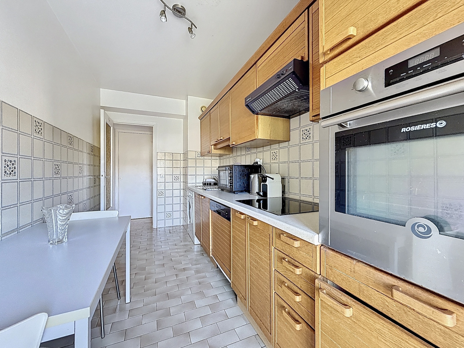 
                                                Vente
                                                 Appartement 3 pièces à rénover – Terrasse, vue dégagée et garage – Nice Cimiez La Paloma
