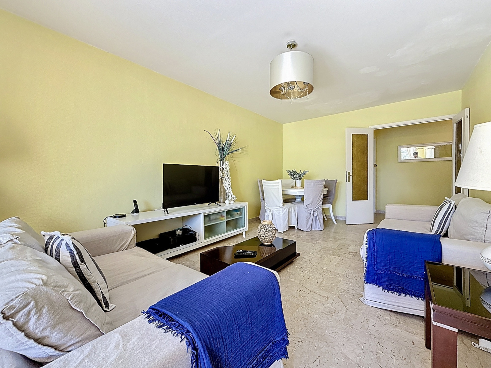 
                                                Vente
                                                 Appartement 3 pièces à rénover – Terrasse, vue dégagée et garage – Nice Cimiez La Paloma