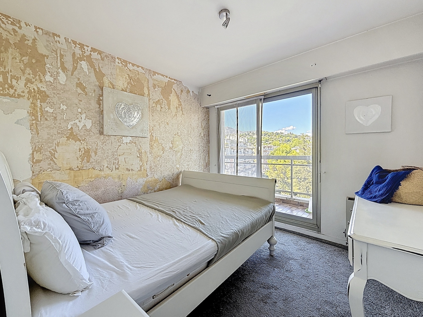 
                                                Vente
                                                 Appartement 3 pièces à rénover – Terrasse, vue dégagée et garage – Nice Cimiez La Paloma