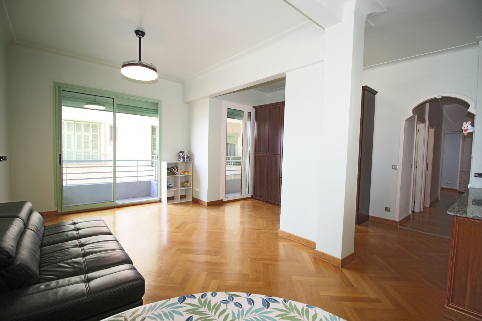 
                                                Vente
                                                 Appartement 3 pieces a vendre Nice Promenade des anglais au calme avec VUE MER