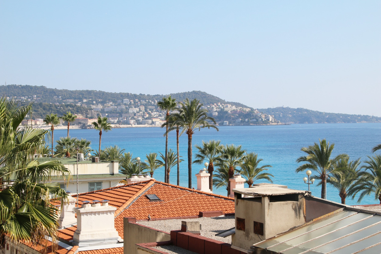 
                                                Vente
                                                 Appartement 3 pieces a vendre Nice Promenade des anglais au calme avec VUE MER