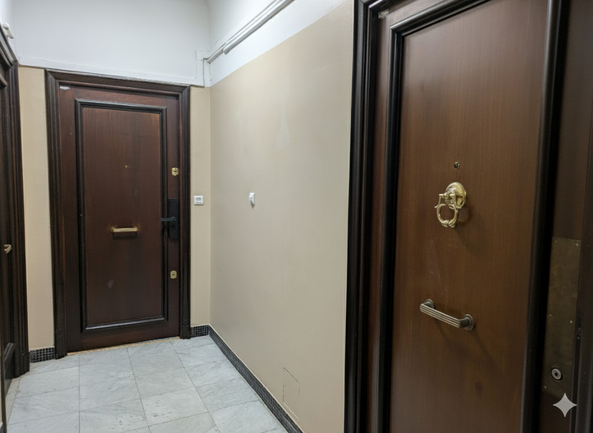 
                                                Vente
                                                 Appartement 3 pieces a vendre Nice Promenade des anglais au calme avec VUE MER