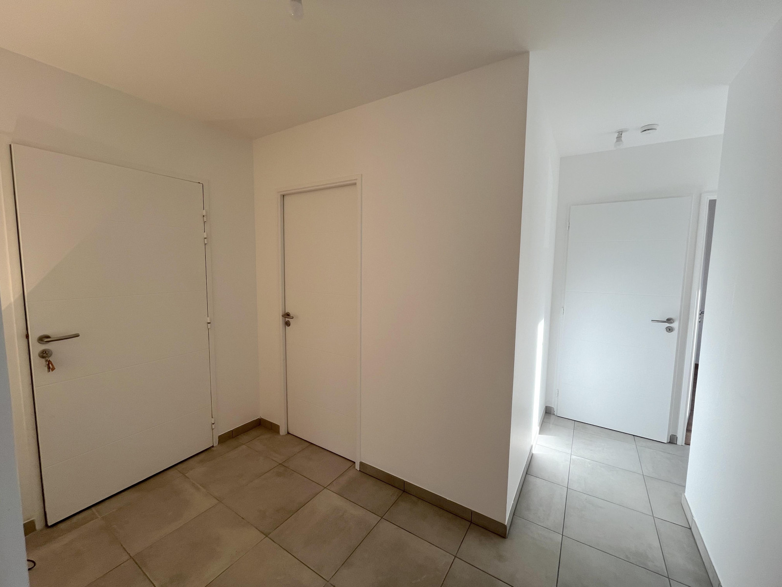 
                                                Vente
                                                 Appartement 3 pièces au calme et bien distribué