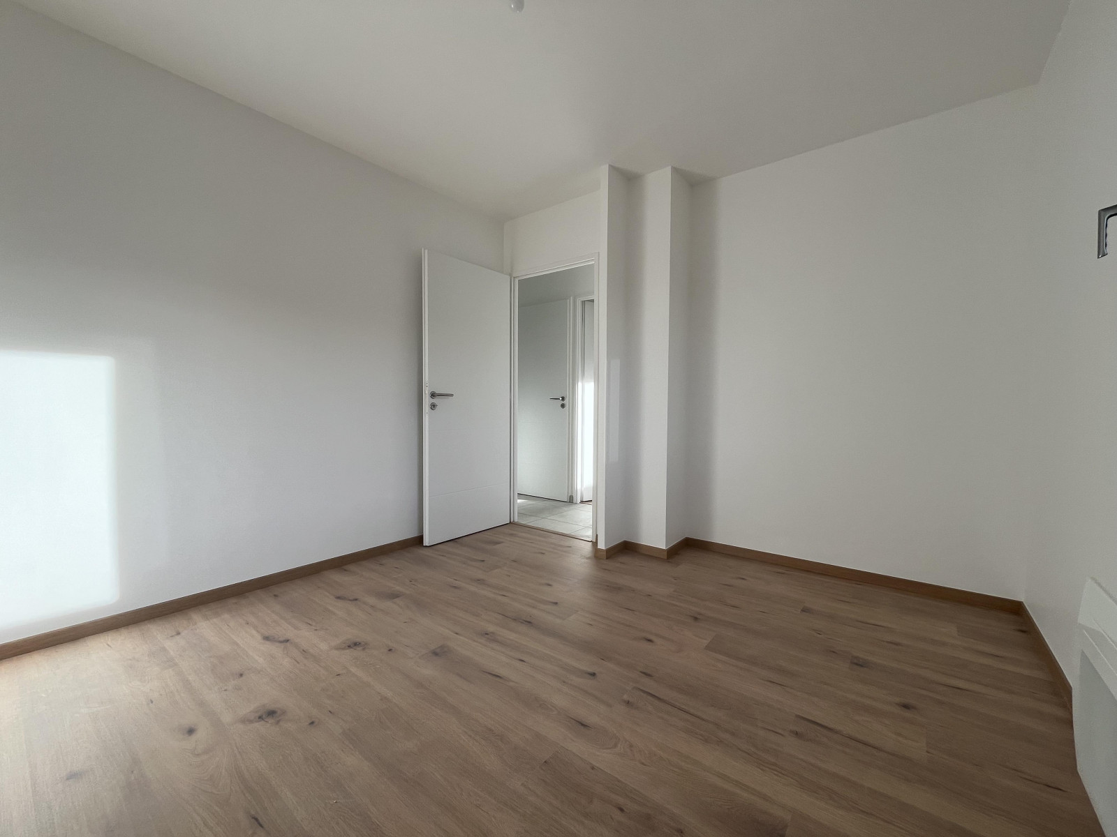 
                                                Vente
                                                 Appartement 3 pièces au calme et bien distribué
