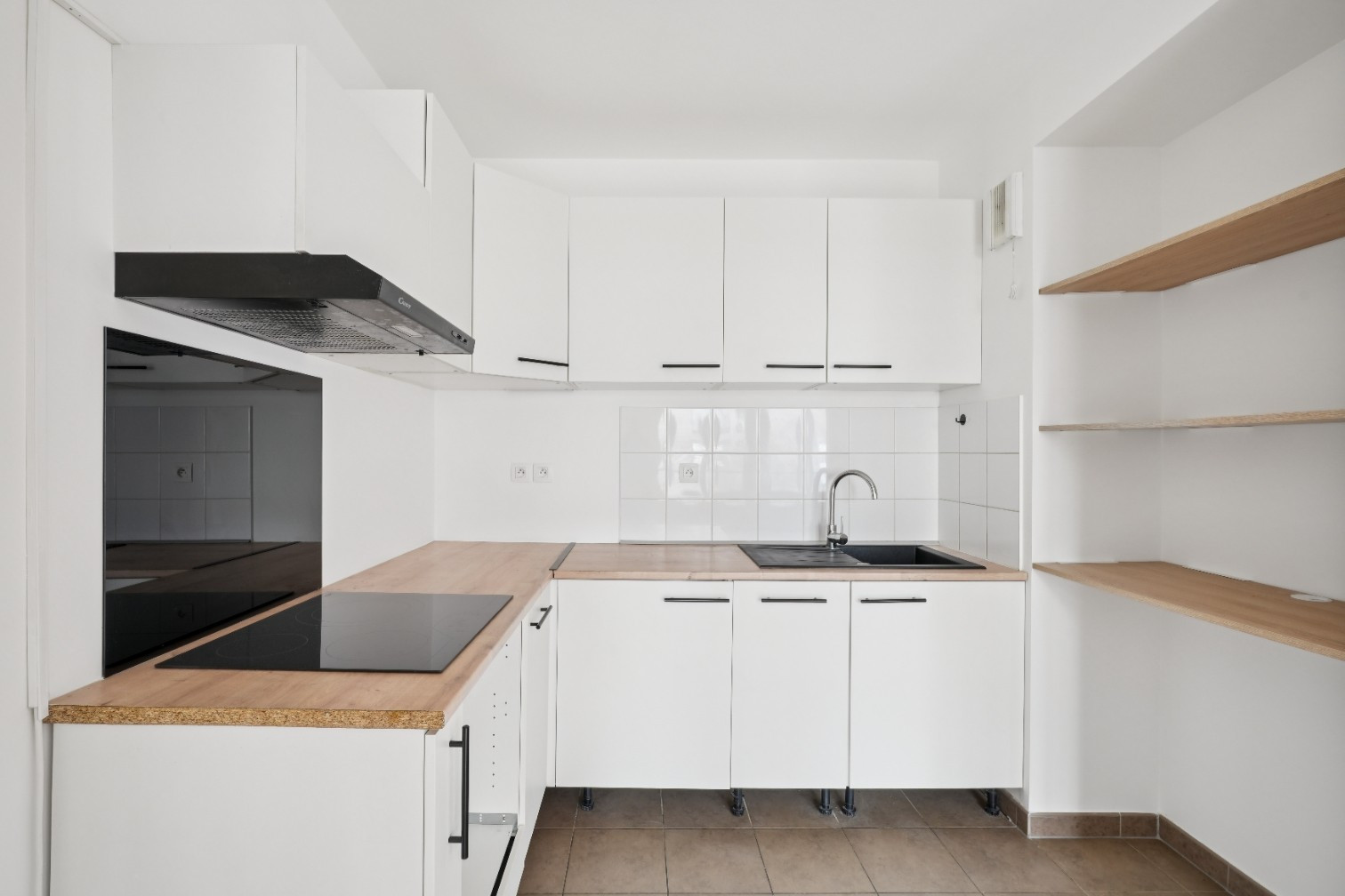 
                                                Vente
                                                 Appartement 3 pièces avec balcon - Asnières