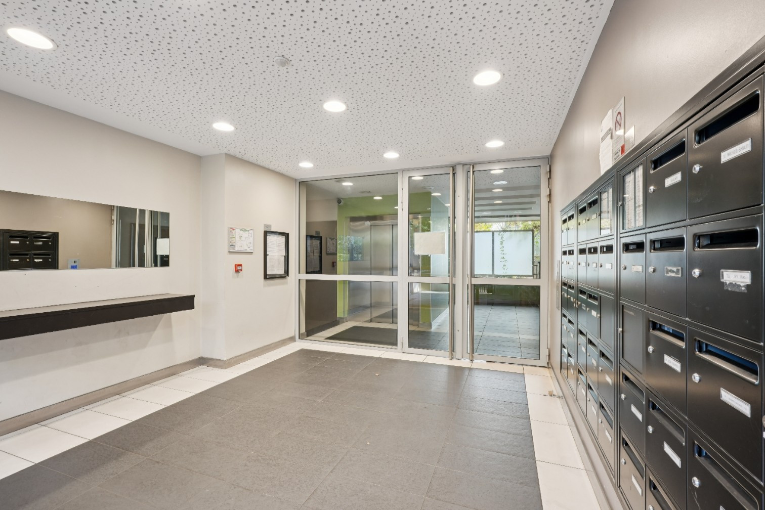 
                                                Vente
                                                 Appartement 3 pièces avec balcon - Asnières