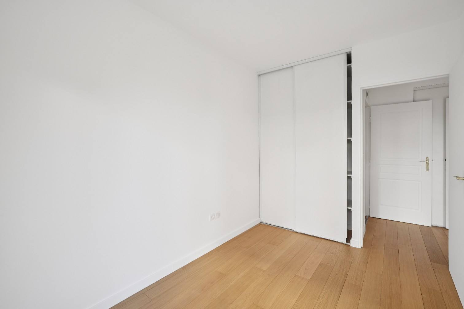 
                                                Vente
                                                 Appartement 3 pièces avec balcon - Asnières