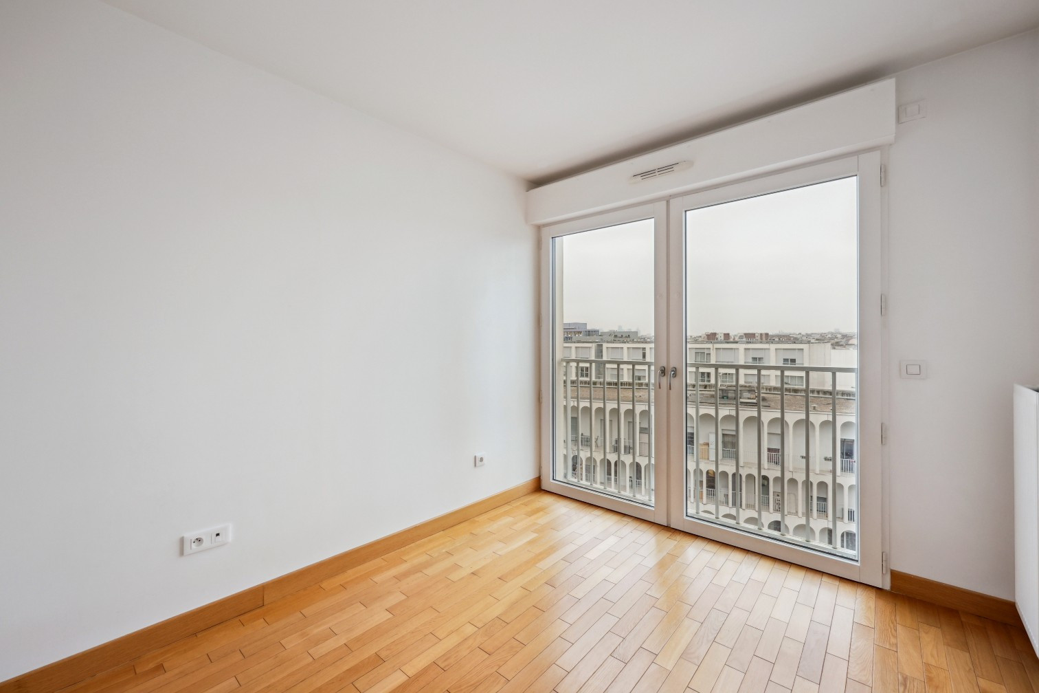 
                                                Vente
                                                 Appartement 3 pièces avec balcon - Boulogne