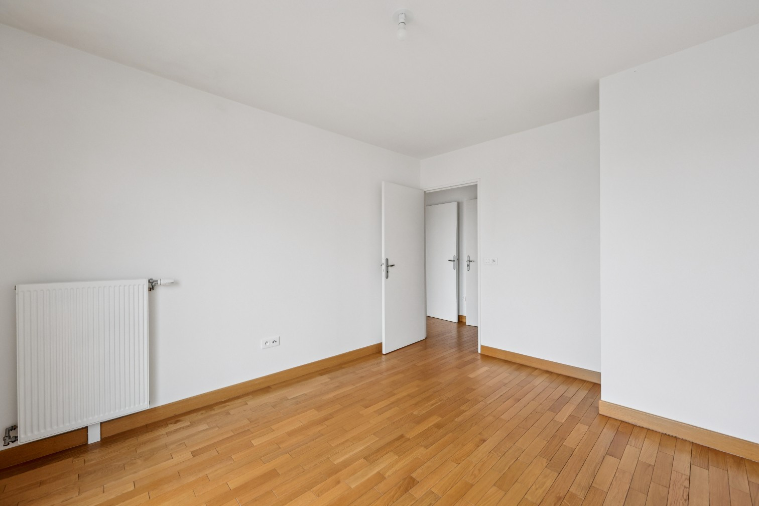 
                                                Vente
                                                 Appartement 3 pièces avec balcon - Boulogne