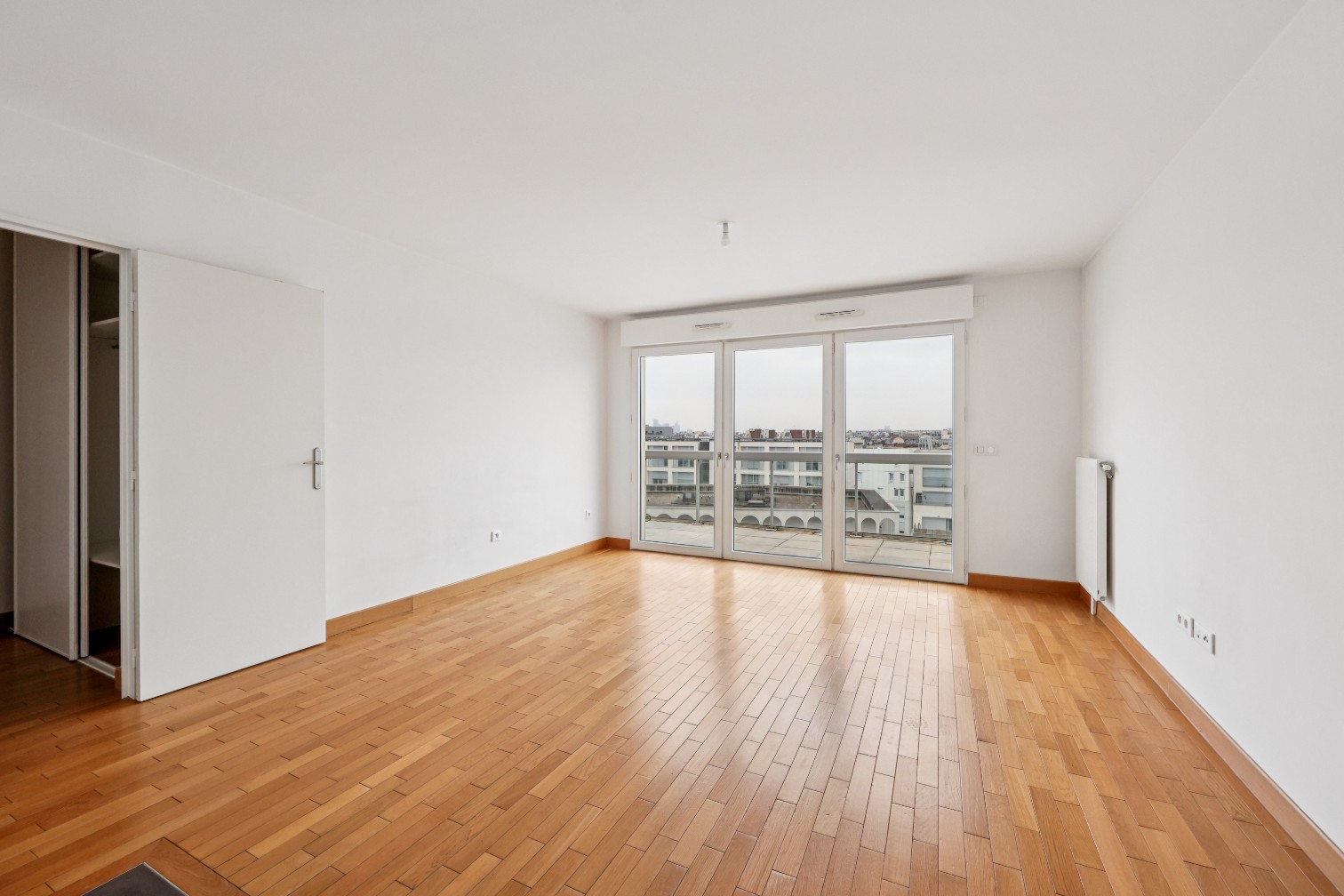 
                                                Vente
                                                 Appartement 3 pièces avec balcon - Boulogne