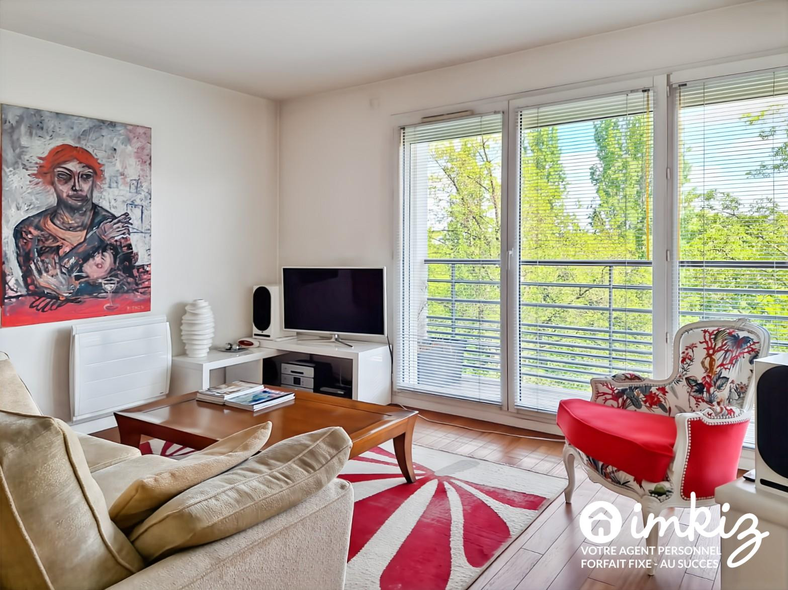 
                                                Vente
                                                 Appartement 3 pièces avec balcon et parking