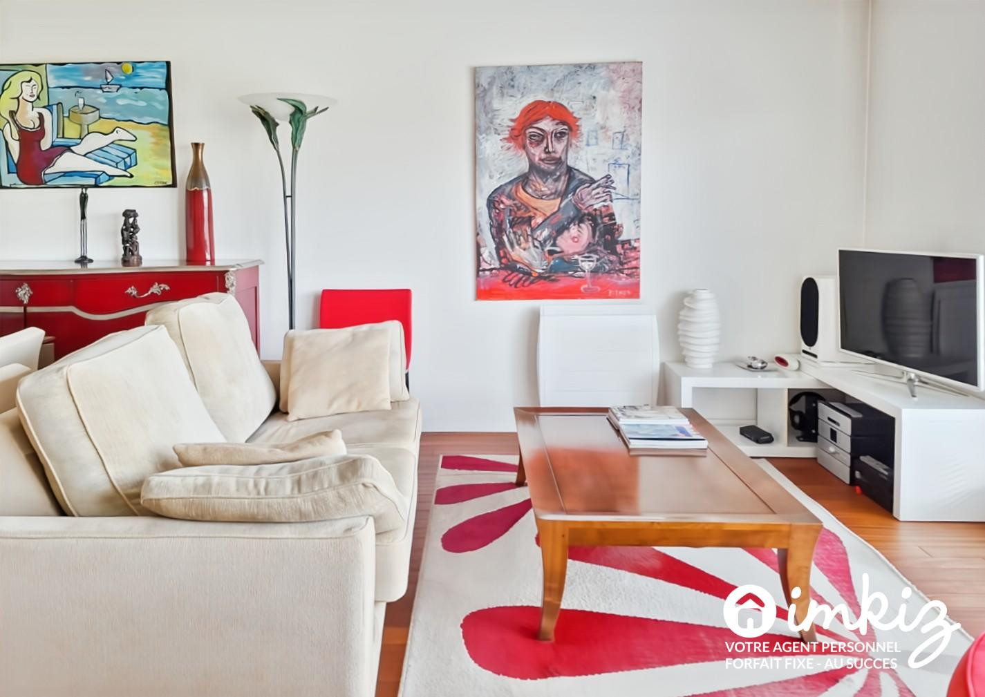 
                                                Vente
                                                 Appartement 3 pièces avec balcon et parking