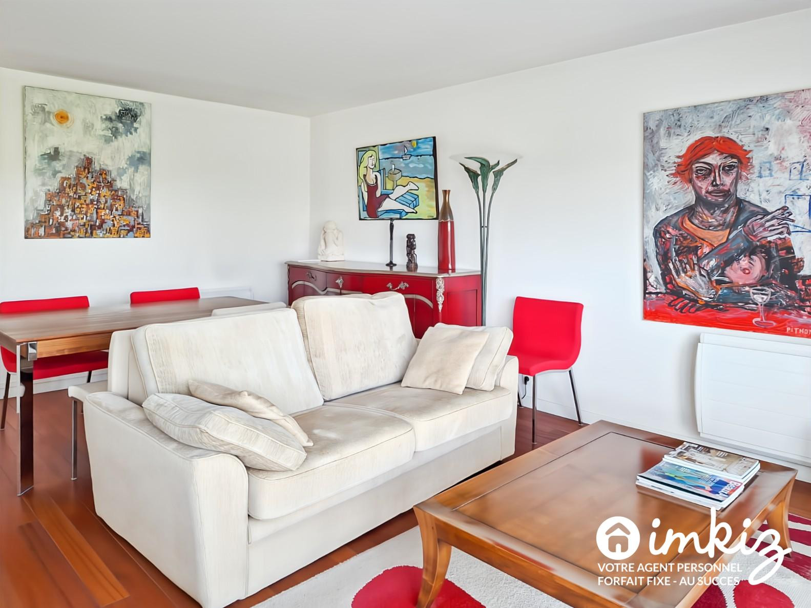 
                                                Vente
                                                 Appartement 3 pièces avec balcon et parking