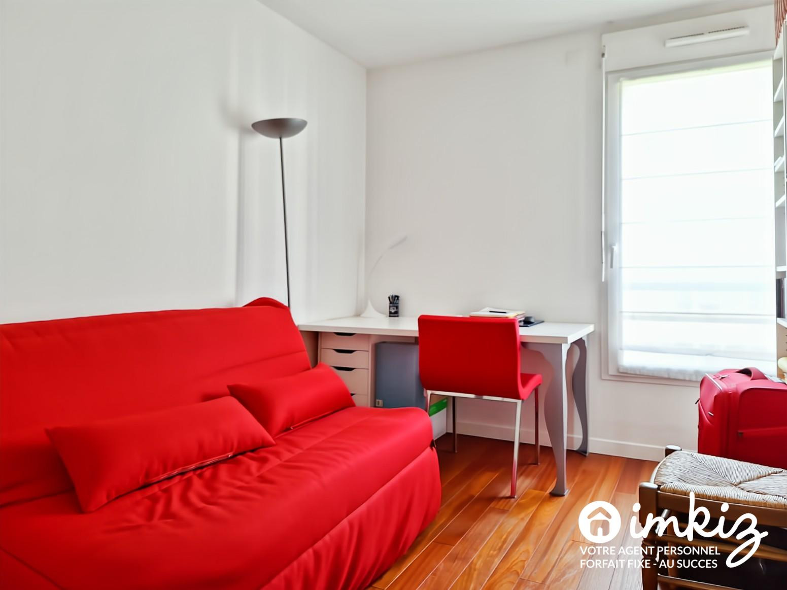 
                                                Vente
                                                 Appartement 3 pièces avec balcon et parking