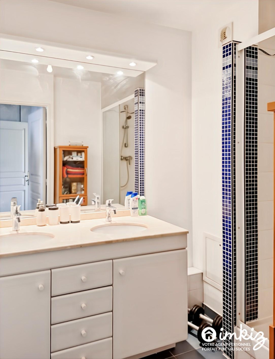 
                                                Vente
                                                 Appartement 3 pièces avec balcon et parking