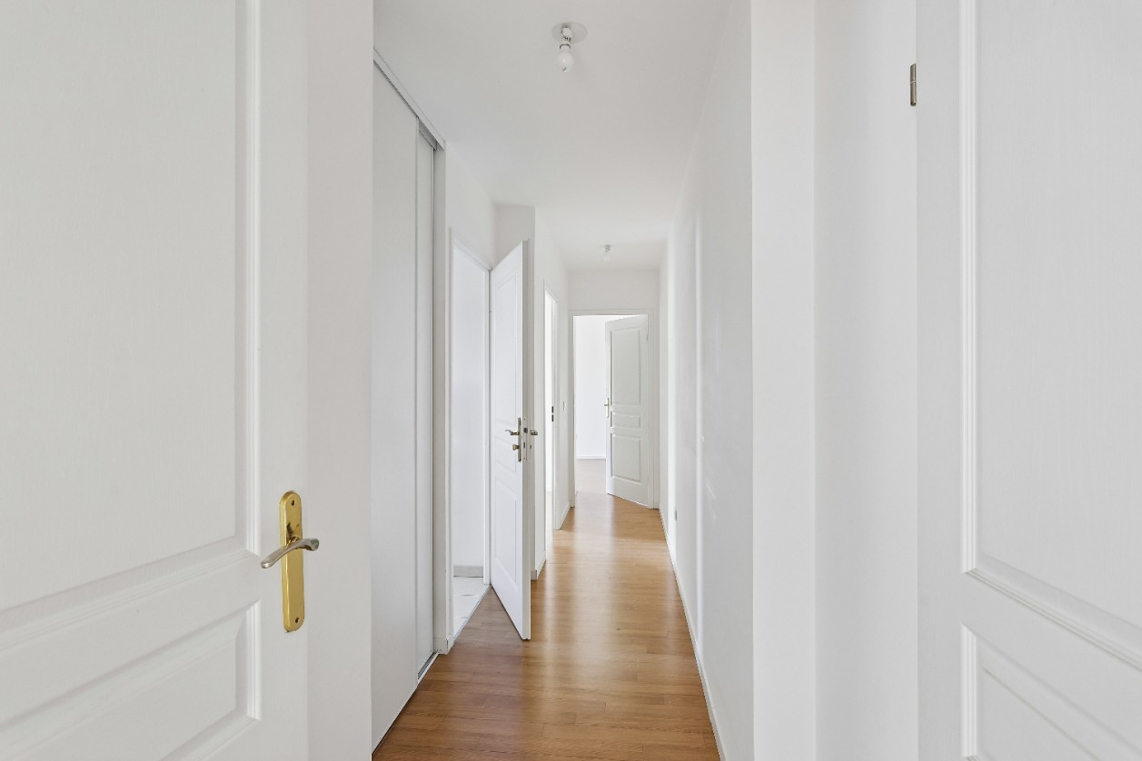 
                                                Vente
                                                 APPARTEMENT 3 PIECES AVEC BALCON ET PARKING