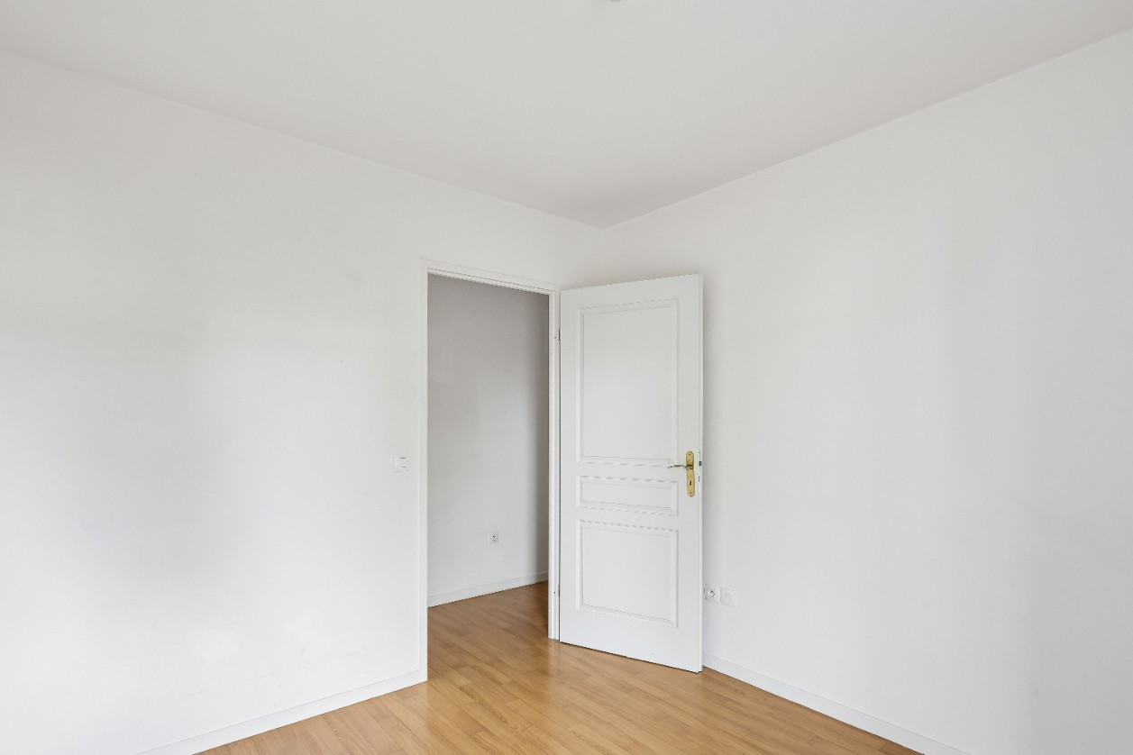 
                                                Vente
                                                 APPARTEMENT 3 PIECES AVEC BALCON ET PARKING