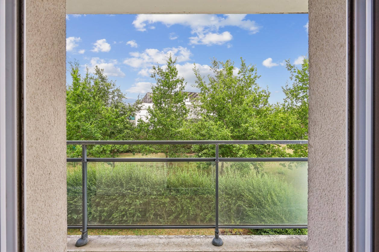 
                                                Vente
                                                 APPARTEMENT 3 PIECES AVEC BALCON ET PARKING