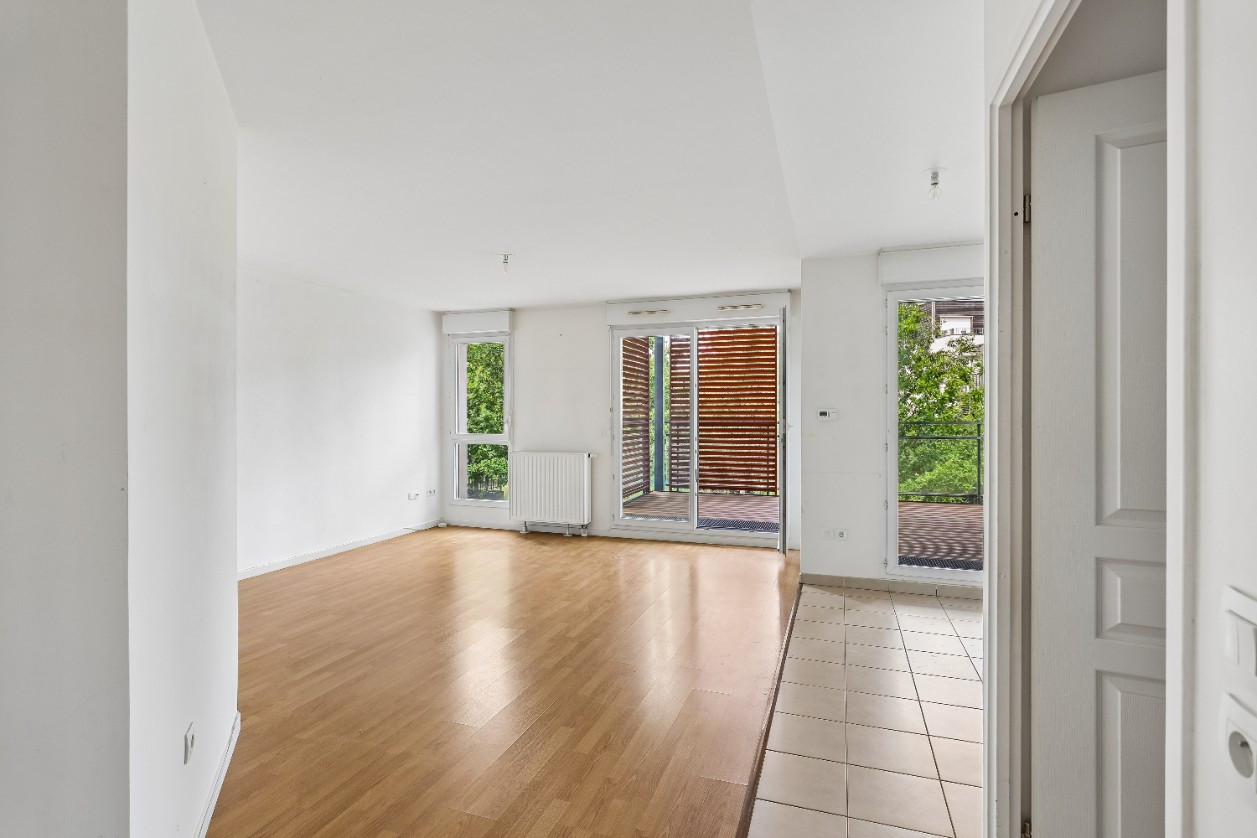 
                                                Vente
                                                 APPARTEMENT 3 PIECES AVEC BALCON ET PARKING