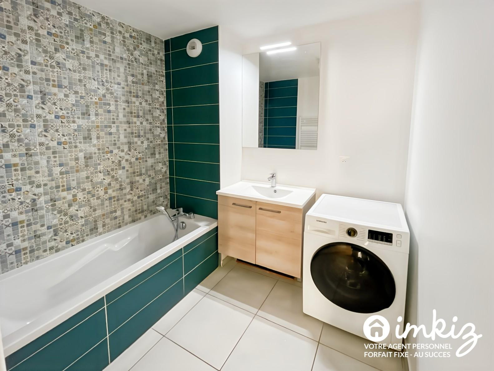 
                                                Vente
                                                 Appartement 3 pièces avec balcon + garage possible