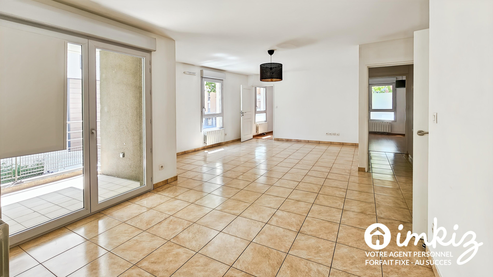 
                                                Vente
                                                 Appartement 3 pièces avec balcon, garage possible