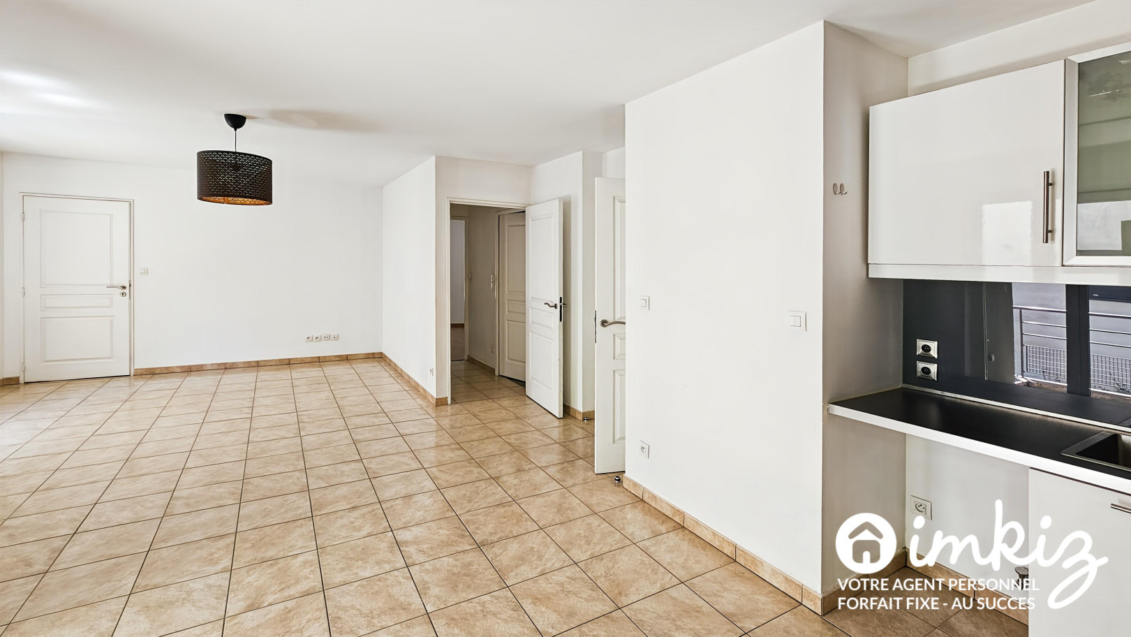 
                                                Vente
                                                 Appartement 3 pièces avec balcon, garage possible