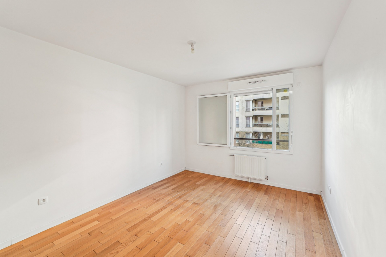 
                                                Vente
                                                 Appartement 3 pièces avec balcon + Parking