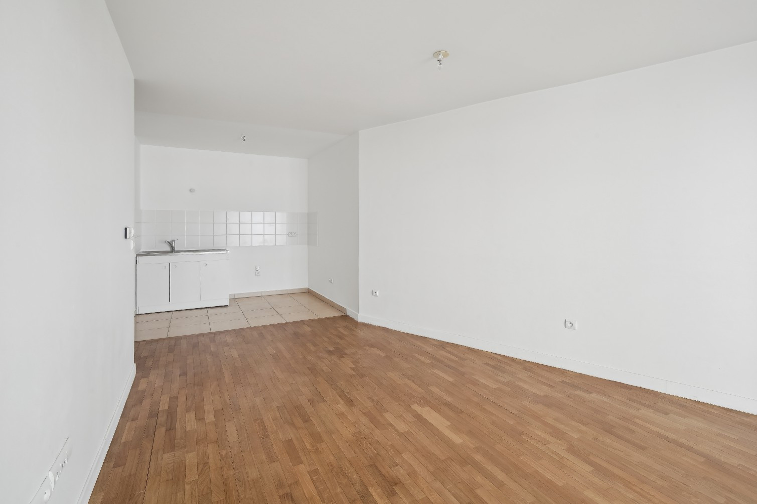 
                                                Vente
                                                 Appartement 3 pièces avec balcon & parking