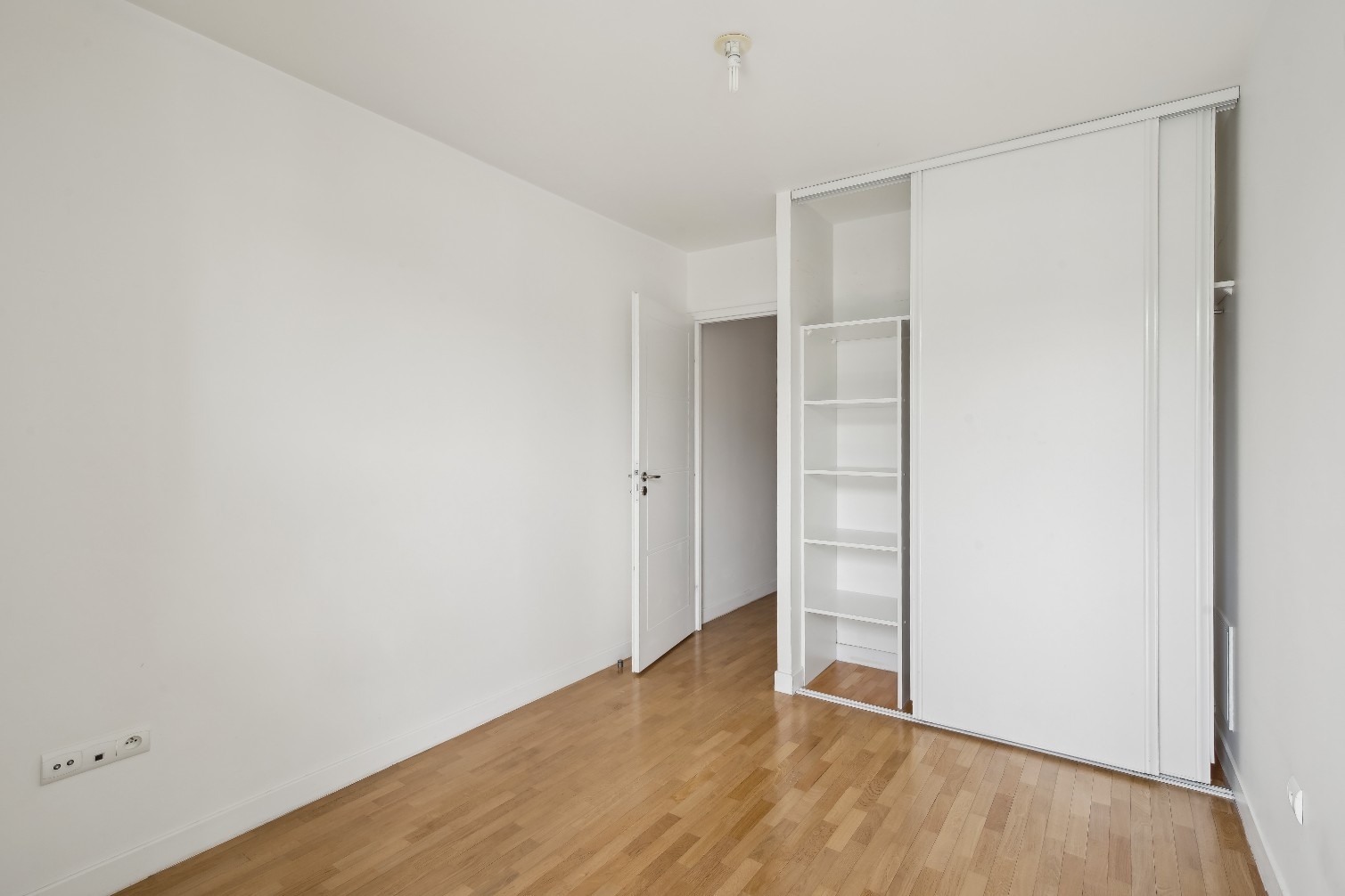 
                                                Vente
                                                 Appartement 3 pièces avec balcon & parking