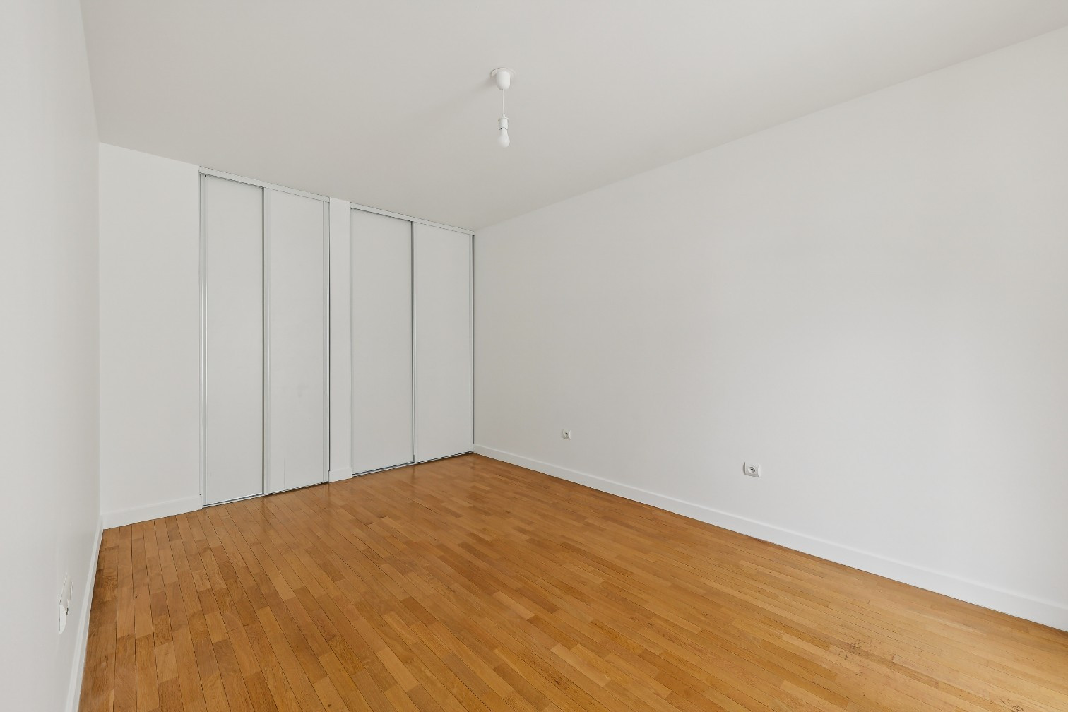 
                                                Vente
                                                 Appartement 3 pièces avec balcon + Parking
