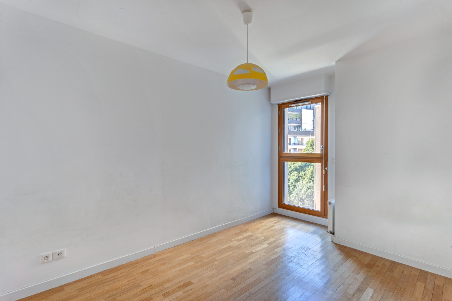 
                                                Vente
                                                 Appartement 3 pièces avec balcon plein Sud !