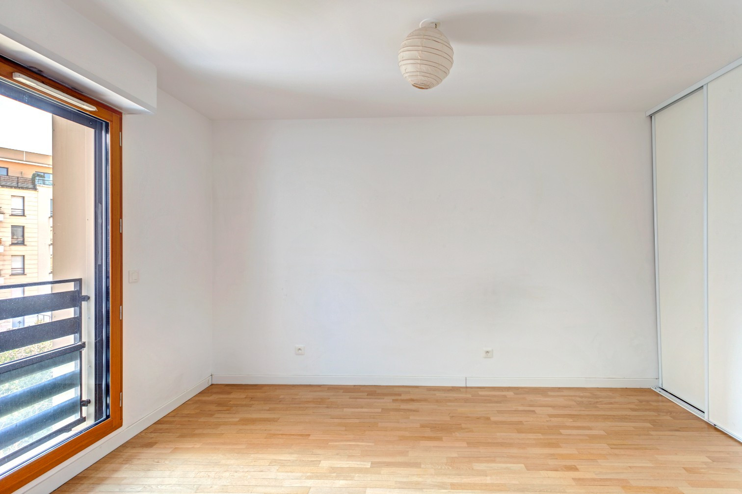 
                                                Vente
                                                 Appartement 3 pièces avec balcon plein Sud !