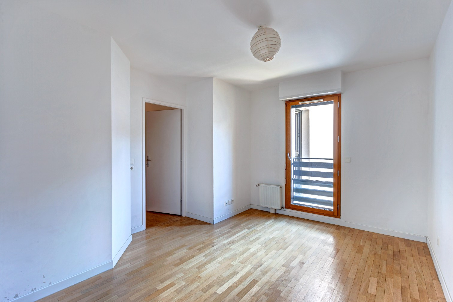 
                                                Vente
                                                 Appartement 3 pièces avec balcon plein Sud !