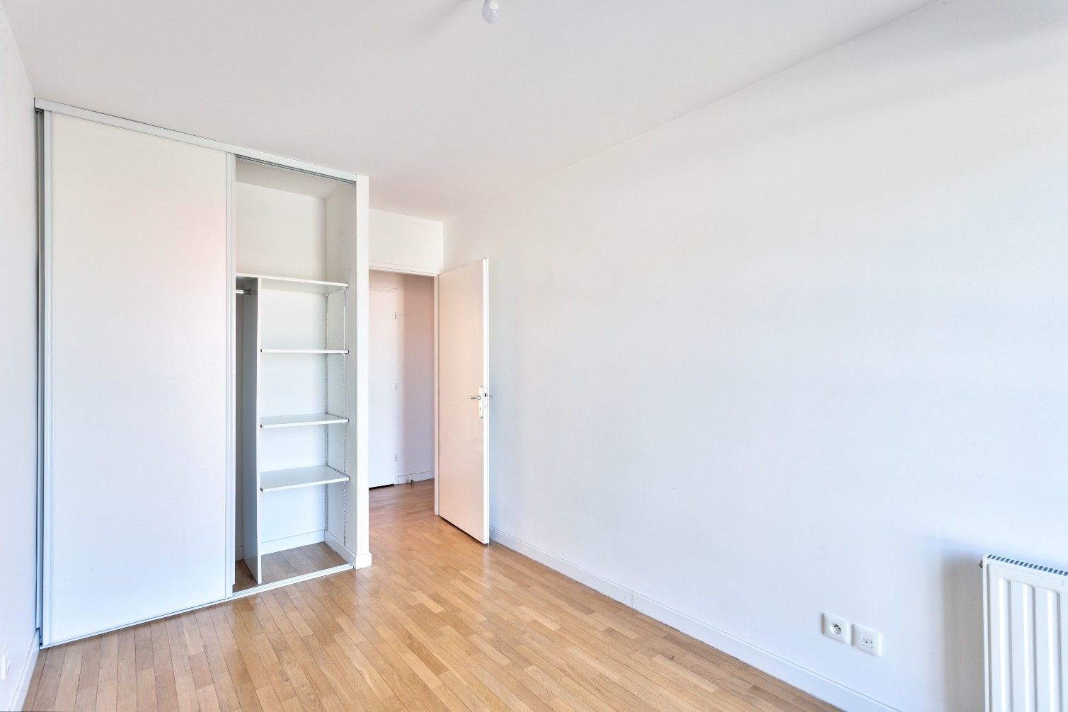 
                                                Vente
                                                 Appartement 3 pièces avec balcon plein Sud !