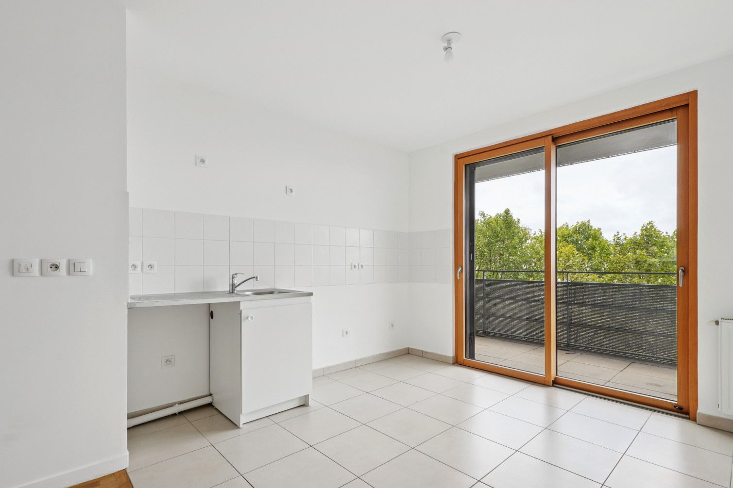 
                                                Vente
                                                 Appartement 3 pièces avec balcon - Saint-Ouen