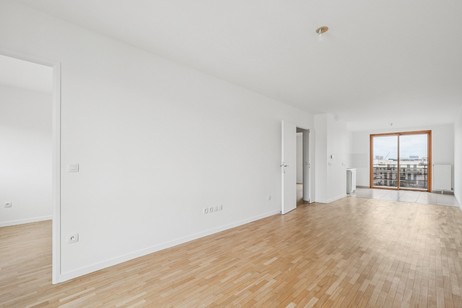 
                                                Vente
                                                 Appartement 3 pièces avec balcon - Saint-Ouen
