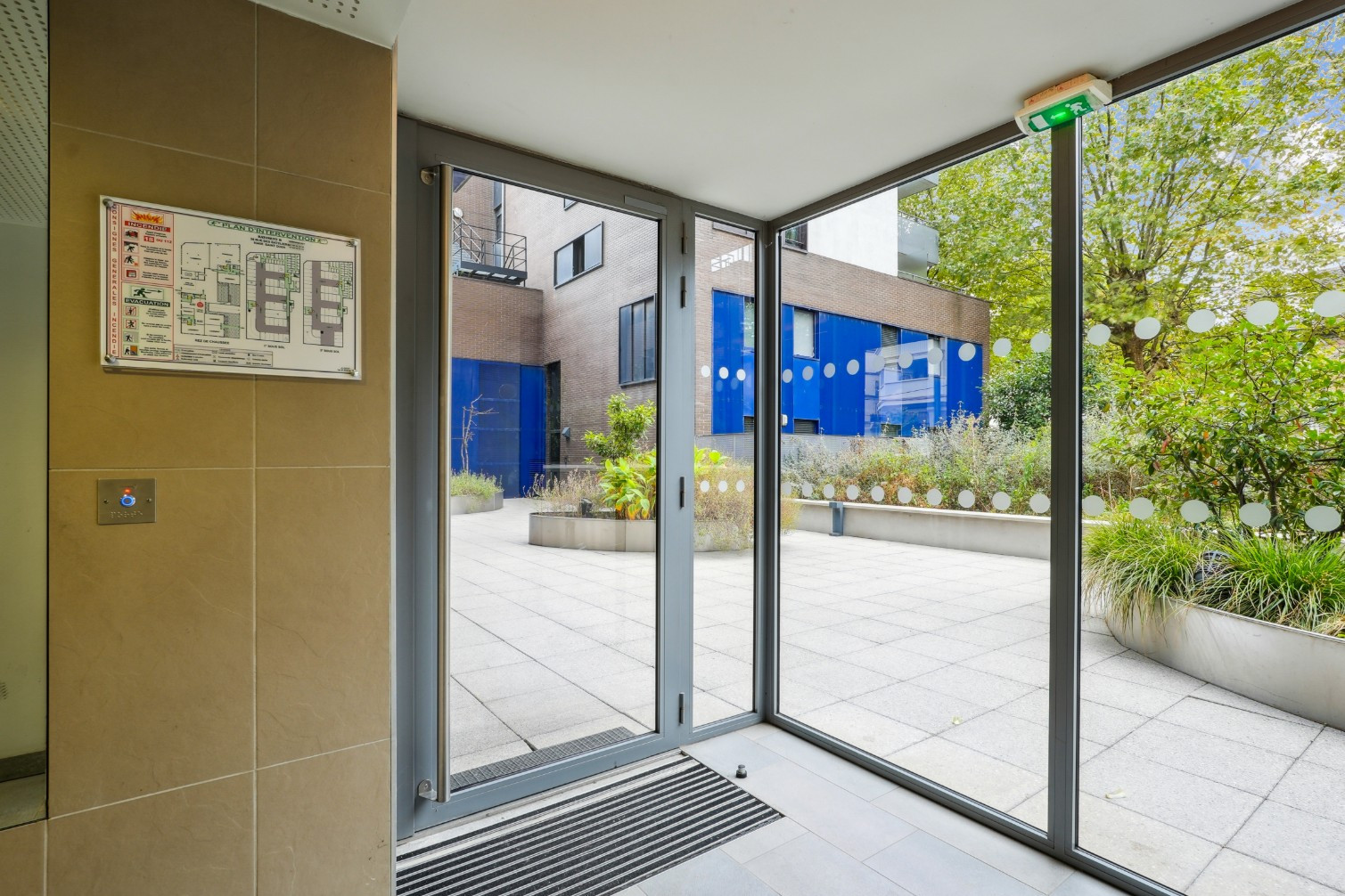 
                                                Vente
                                                 Appartement 3 pièces avec balcons - Saint-Ouen