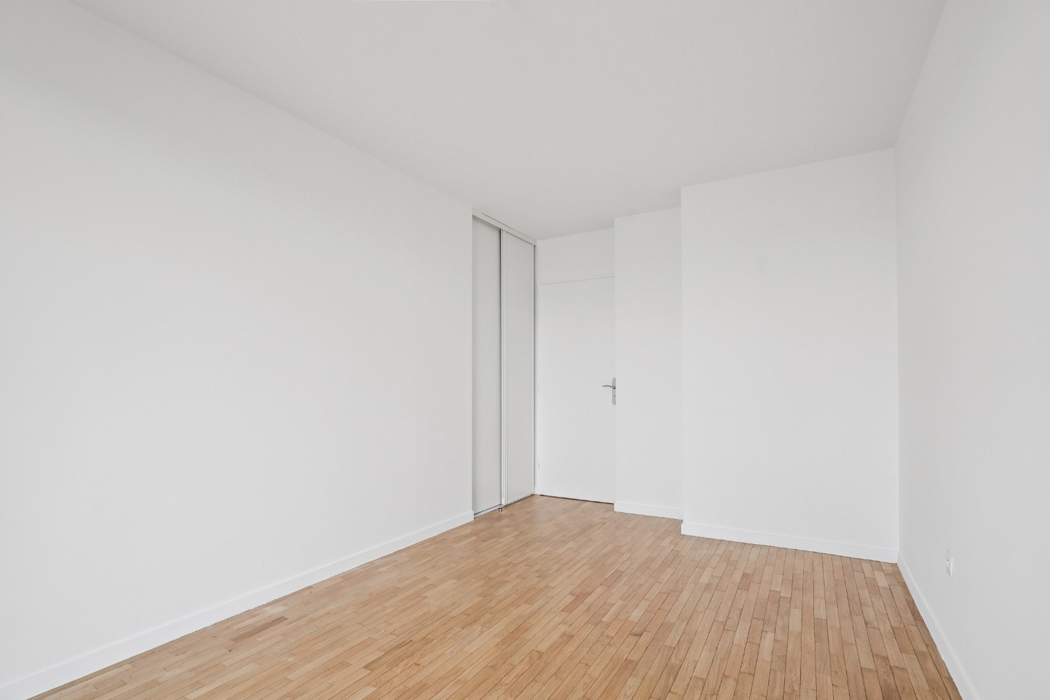 
                                                Vente
                                                 Appartement 3 pièces avec balcon - Saint-Ouen